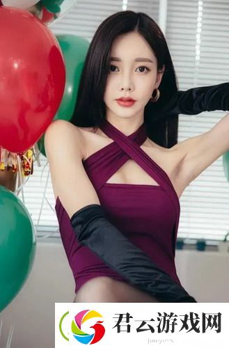 viciusss幼儿小女孩翻转-网友：她的笑容真让人心动20个字！