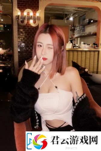 已经塞了八颗荔枝了窦寇儿：荔枝背后藏着的情感故事，令人心醉神迷！