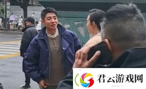 撒贝宁与王鸥现身福州-众明星齐聚太热闹-现场吃地道美食直夸赞