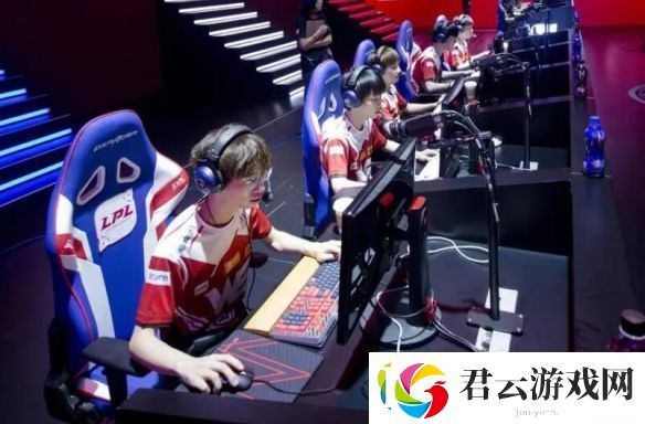 lol比赛显示器尺寸介绍