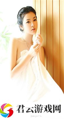 一面膜胸口一面膜下部位真人图片：提升肌肤状态的效果