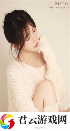 乳胶衣束腰勒紧金属腰带TXT：带领大家一探这种时尚搭配的魅力