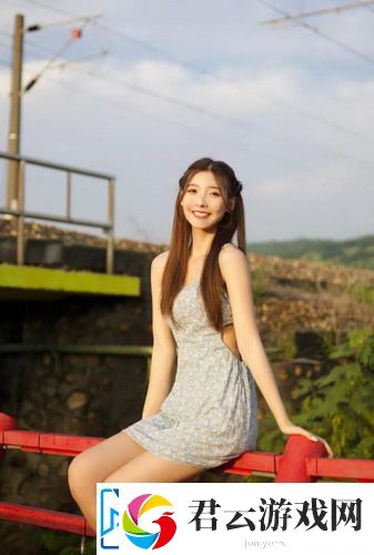 惊险瞬间！大狗锁住女人狗的视频大全：引发热议与反思！
