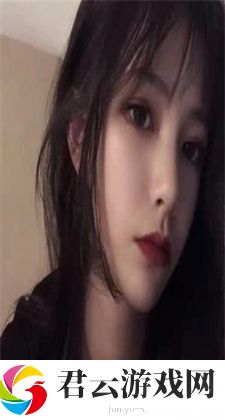 在龙椅上玩皇后：情丝暗绕
