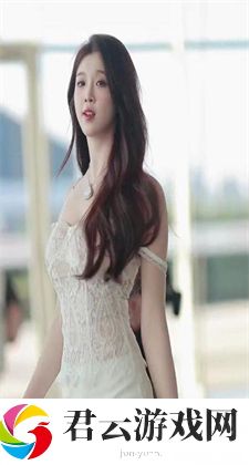雪白的妈妈：温柔的陪伴