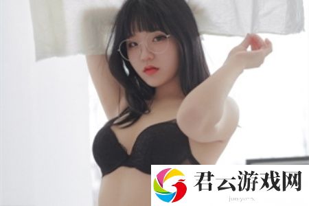 15㊙️少萝羞羞开腿白丝,客户：别扭