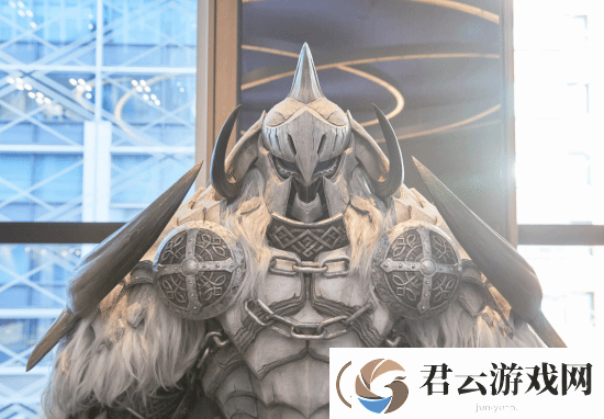 这也太帅了!怪物猎人：荒野锁刃龙盔甲1:1实物模型展示