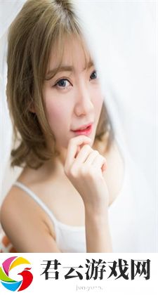 三个老头拥着躁我一个：一场不期而遇的奇异经历