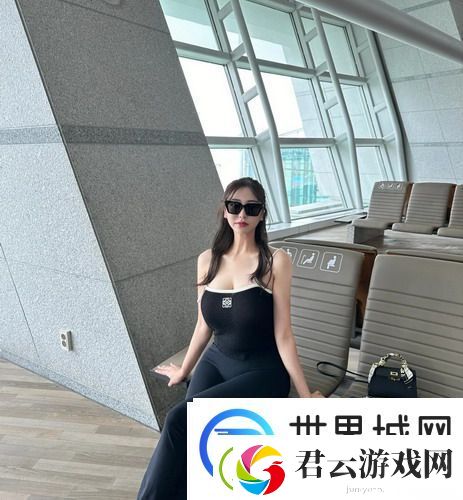 少女偷偷在线观看免费播放电视剧：这才是追剧的真实写照-简直是“心中有猛虎-细嗅蔷薇”！